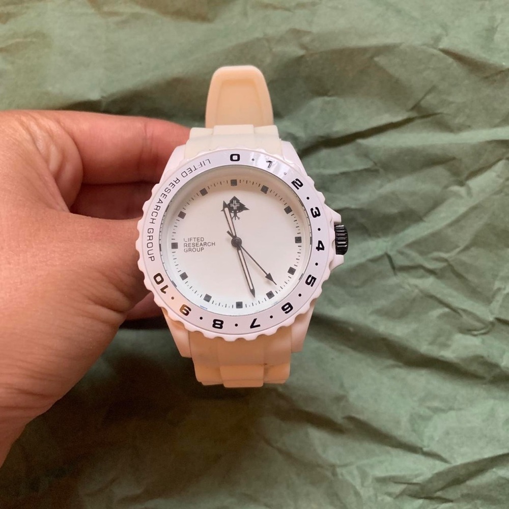 WHITE WATCH ⏱🕰⏰